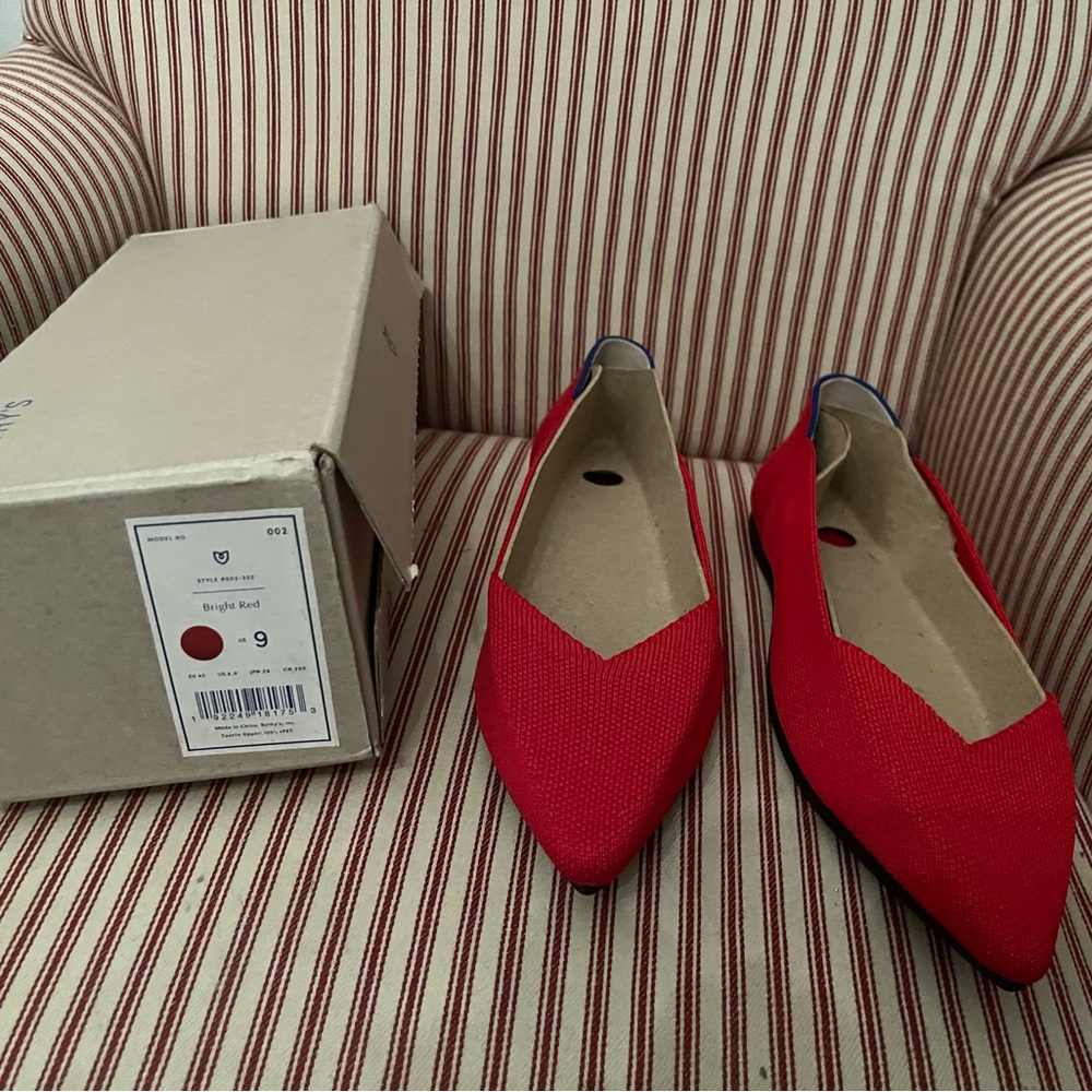 Brand New in box Rothy’s bright red pointed flats